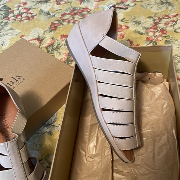 Gentle Souls by Kenneth Cole - Picture 2 of 4